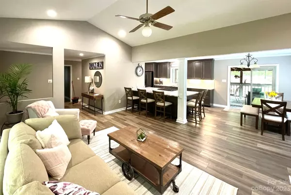 21222 Pine Ridge DR, Cornelius, NC 28031