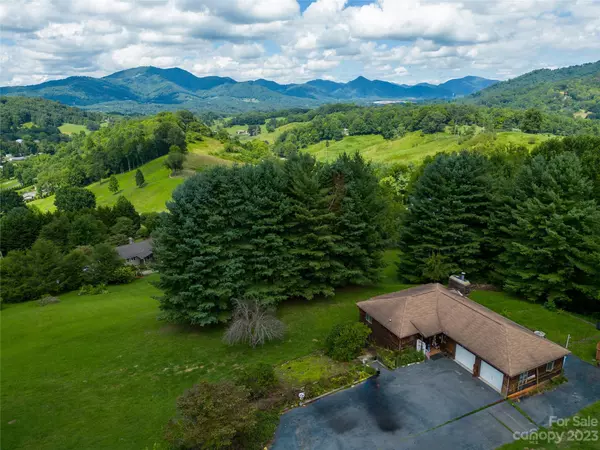 Waynesville, NC 28786,479 Evergreen Farm CIR