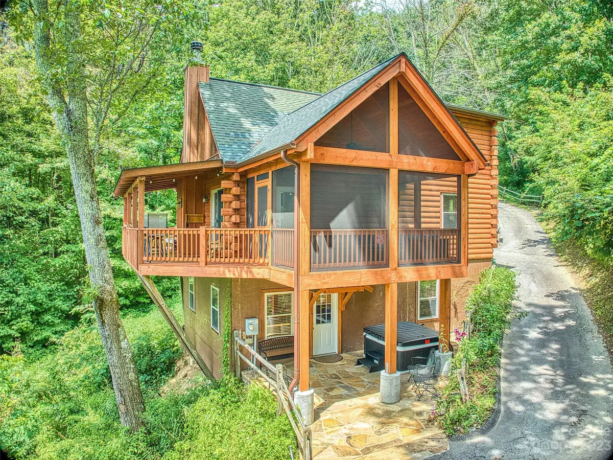 Maggie Valley, NC 28751,725 Paso Fino DR