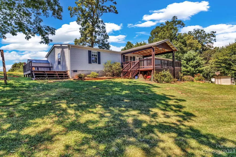 30 Frank Lawson LN, Leicester, NC 28748