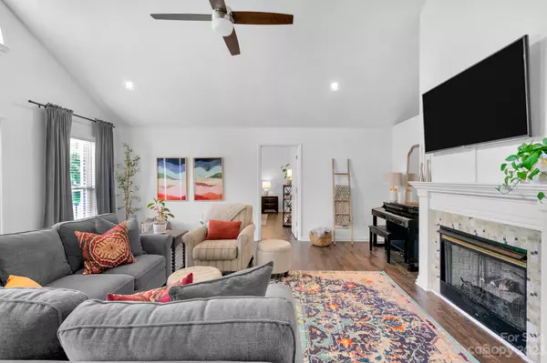 York, SC 29745,363 Hidden Lake DR