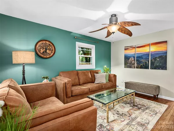 Swannanoa, NC 28778,432 Melody CIR