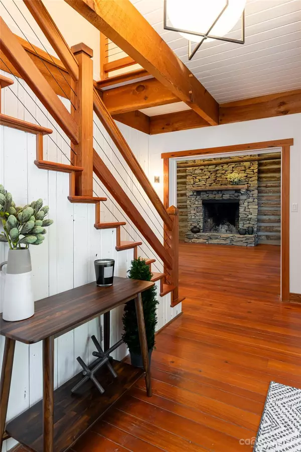 Asheville, NC 28803,38 Deerhaven LN