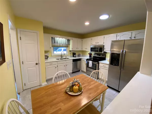 Etowah, NC 28729,21 Loganwood LN
