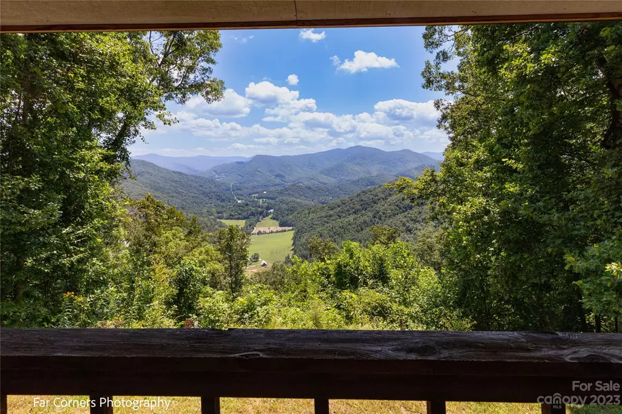 877 Black Mountain RD, Cullowhee, NC 28723