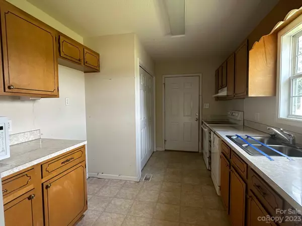 Conover, NC 28613,807 Gemcrest DR