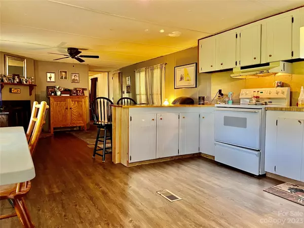 Iron Station, NC 28080,3256 Bluegrass LN