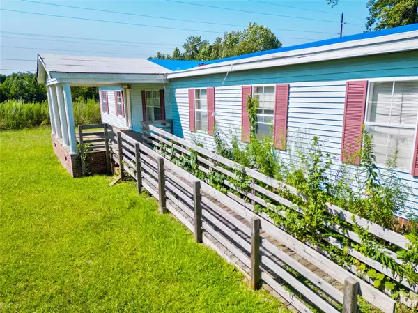 Whiteville, NC 28472,206 Fox ST