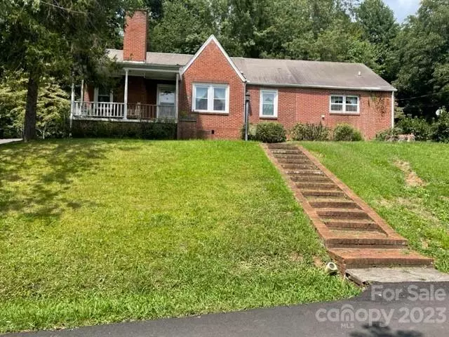 11 Sloan ST, Old Fort, NC 28762