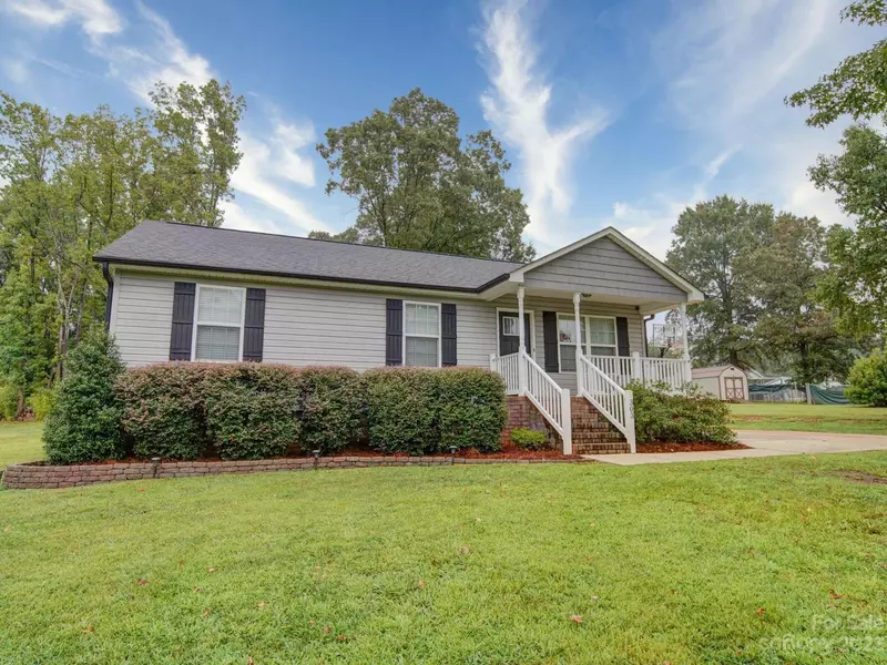 303 Caroline AVE, Lowell, NC 28098