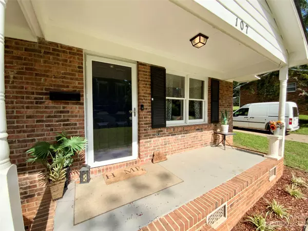 York, SC 29745,107 Lowry ROW