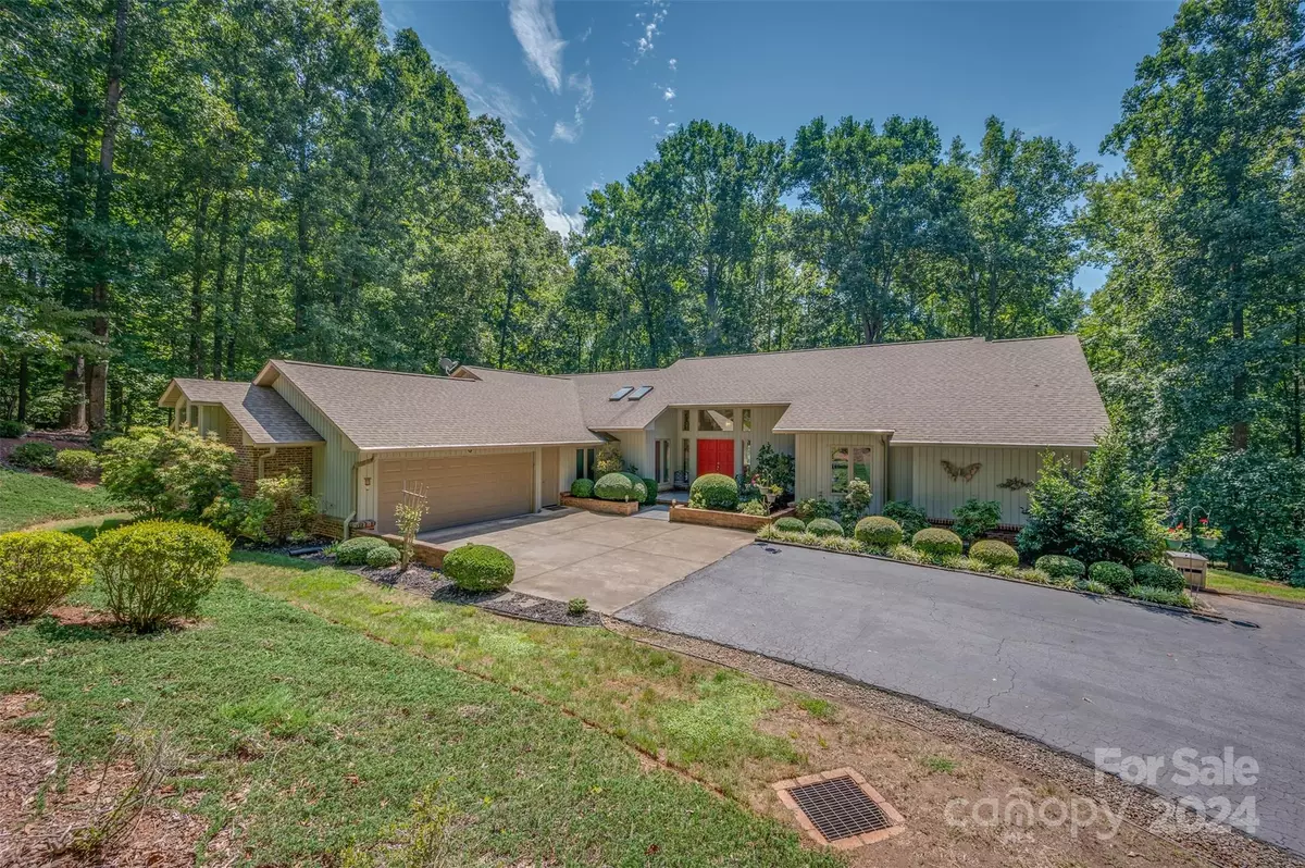 Landrum, SC 29356,5 Jackson GRV S