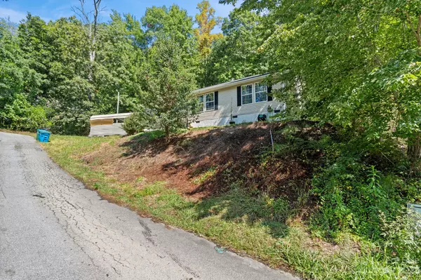 Asheville, NC 28806,510 Primrose DR