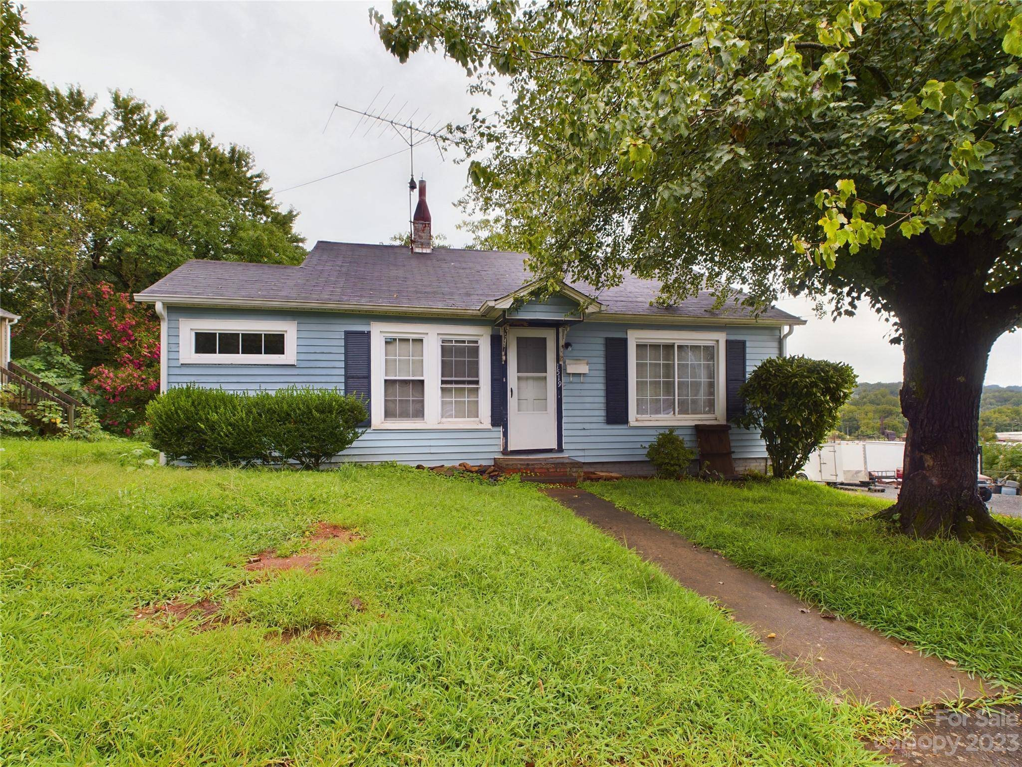 1519 Underdown AVE SW, Lenoir, NC 28645