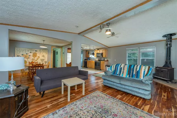 Lake Lure, NC 28746,518 Nors WAY