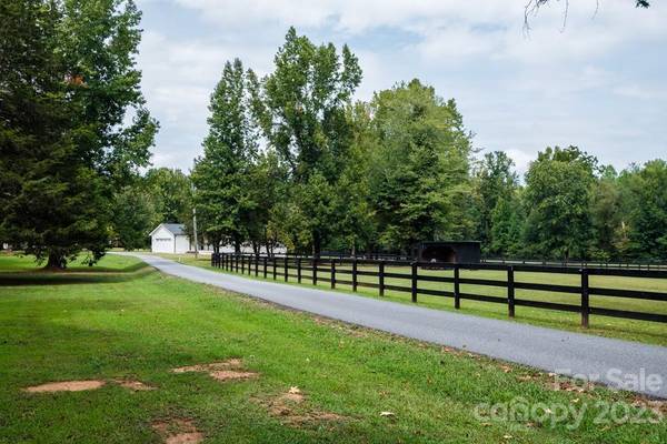 Columbus, NC 28722,94 Jamestown LN