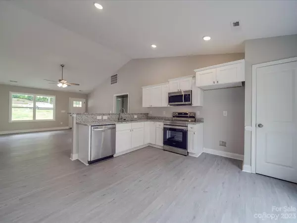 Mount Pleasant, NC 28124,8670 Foil ST