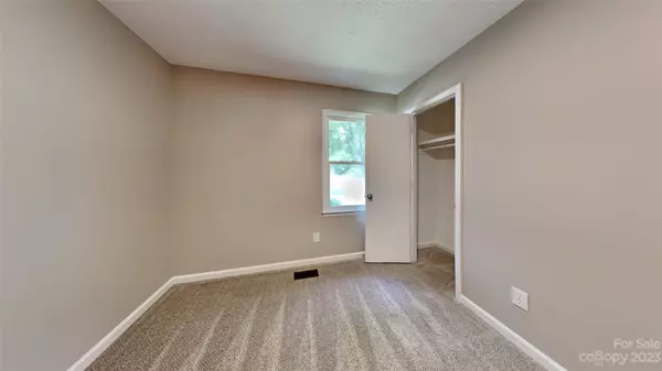 Iron Station, NC 28080,160 Oakhill ST