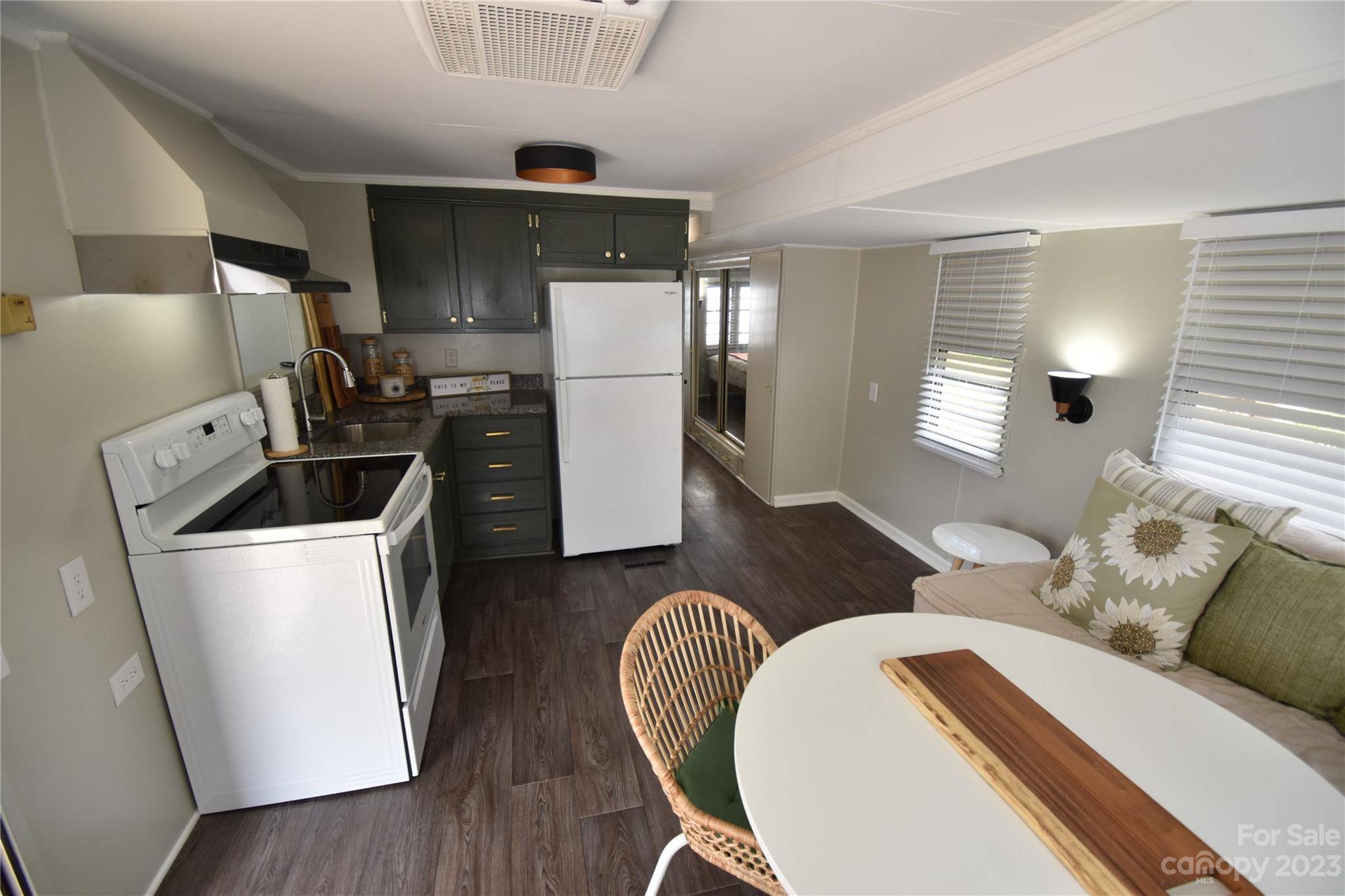 New London, NC 28127,110 Maple ST