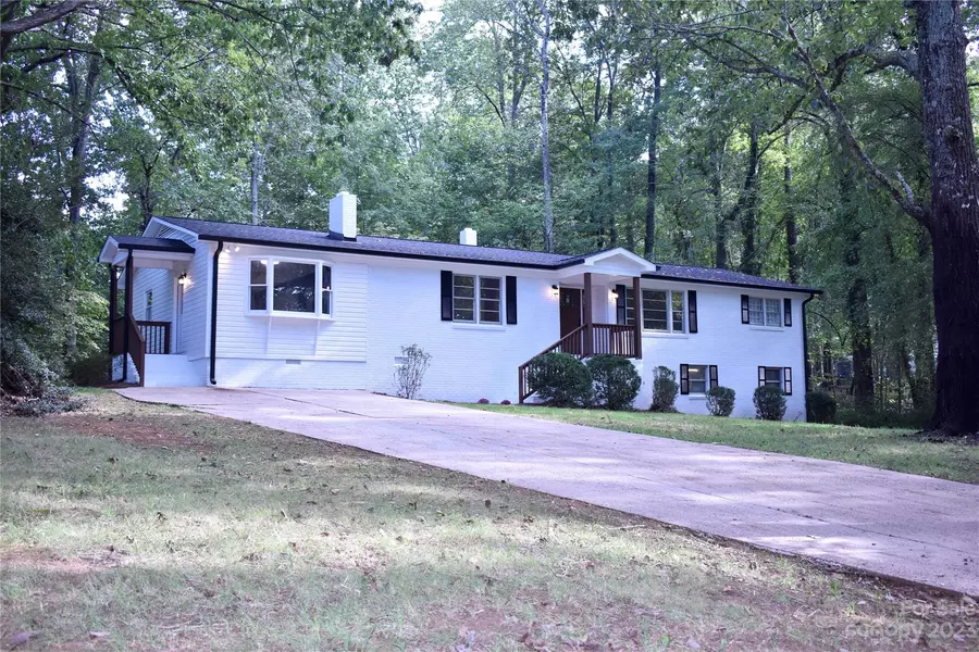 1035 Timberlane DR, Lincolnton, NC 28092