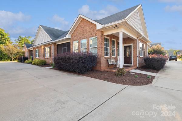 8624 Sonata CT, Denver, NC 28037