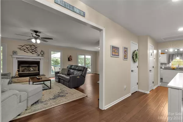 Lake Wylie, SC 29710,14 Hickory Ridge CT