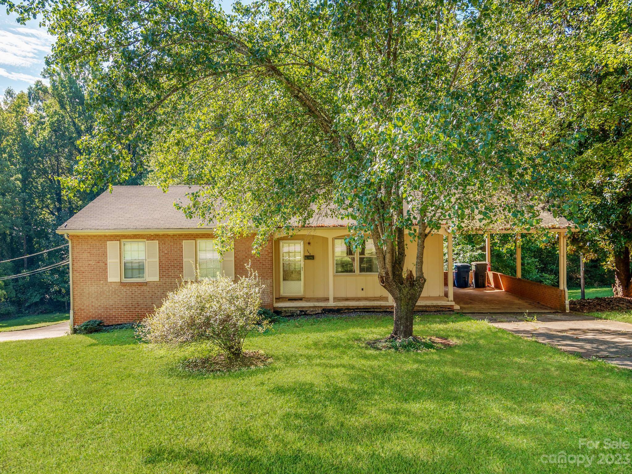 348 29th AVE NE, Hickory, NC 28601