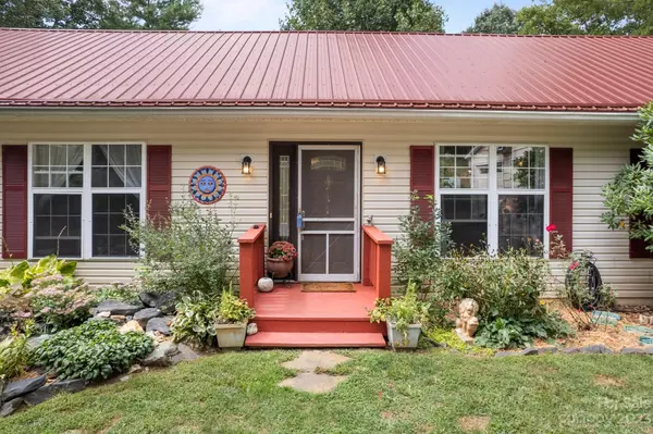 Mars Hill, NC 28754,169 Paradise LN