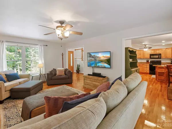 Fairview, NC 28730,25 Falcon Crest DR