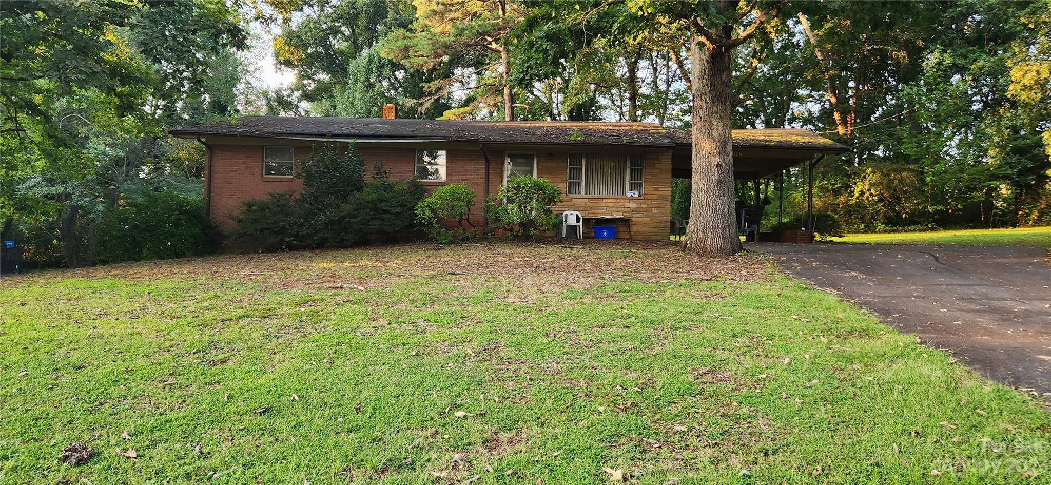 2907 39th AVE NE, Hickory, NC 28601