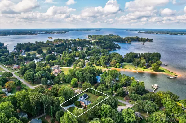 Mooresville, NC 28117,157 Lakeshore DR