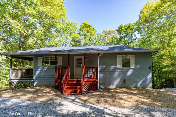 124 Flat Creek DR, Lake Toxaway, NC 28747