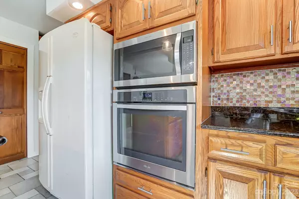 Kannapolis, NC 28083,5424 Irish Potato RD