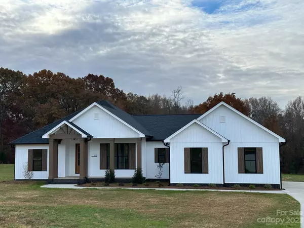 210 Houstons Hideaway COR, Lexington, NC 27292