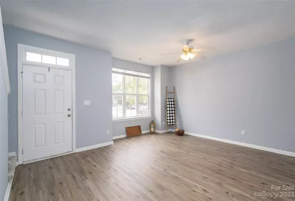 Dallas, NC 28034,5908 Britt LN