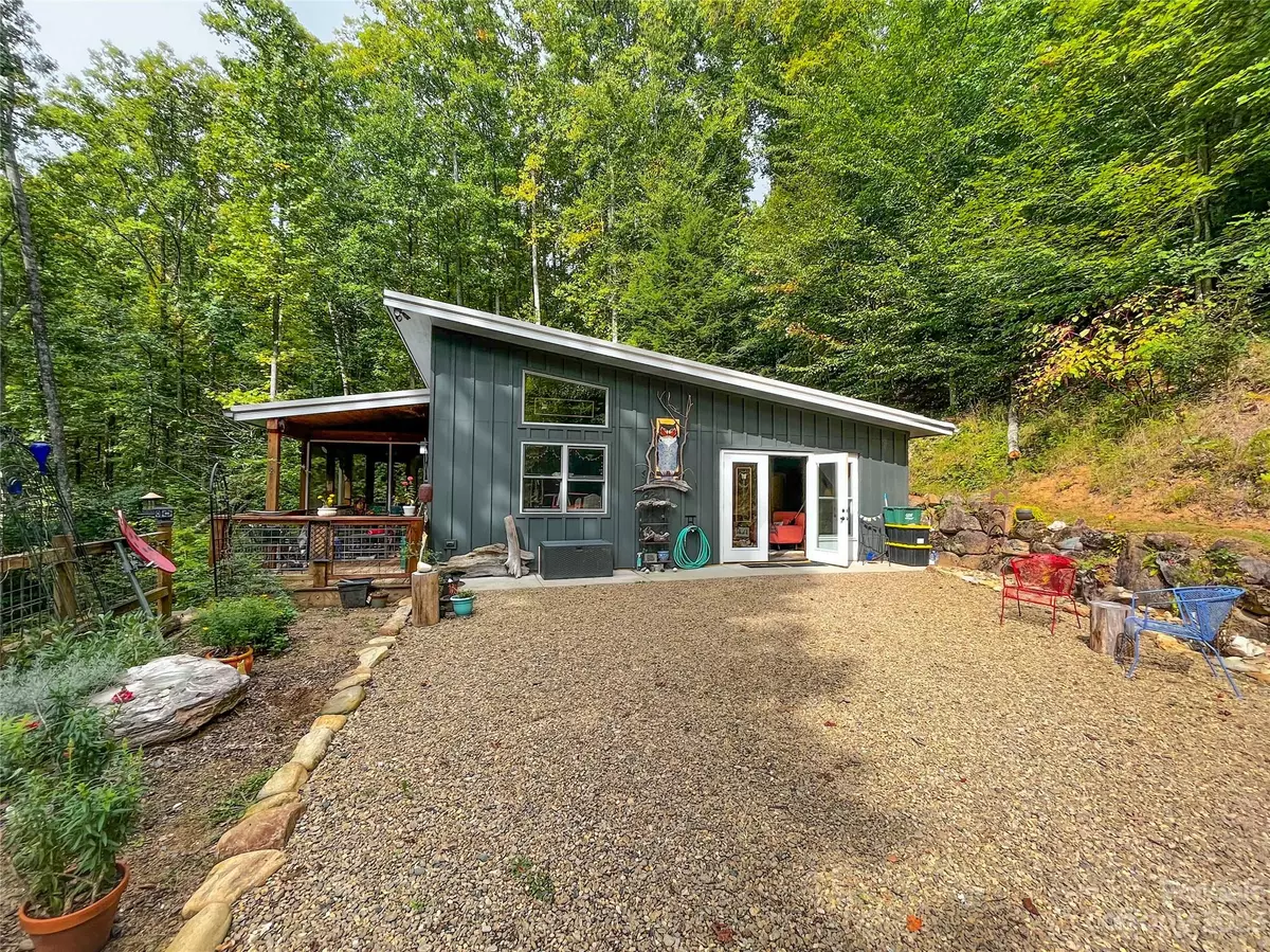 Bakersville, NC 28705,253 Castanea ST