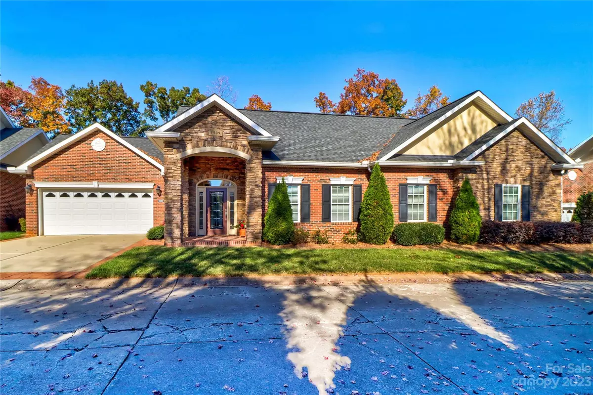 Statesville, NC 28625,1509 Crown Vue CT