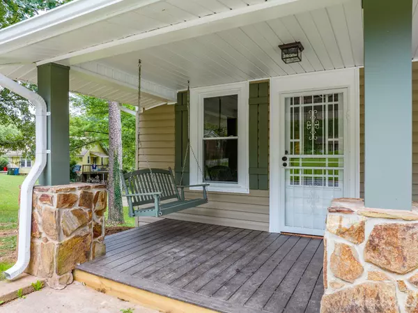 Hickory, NC 28602,930 3rd ST SE