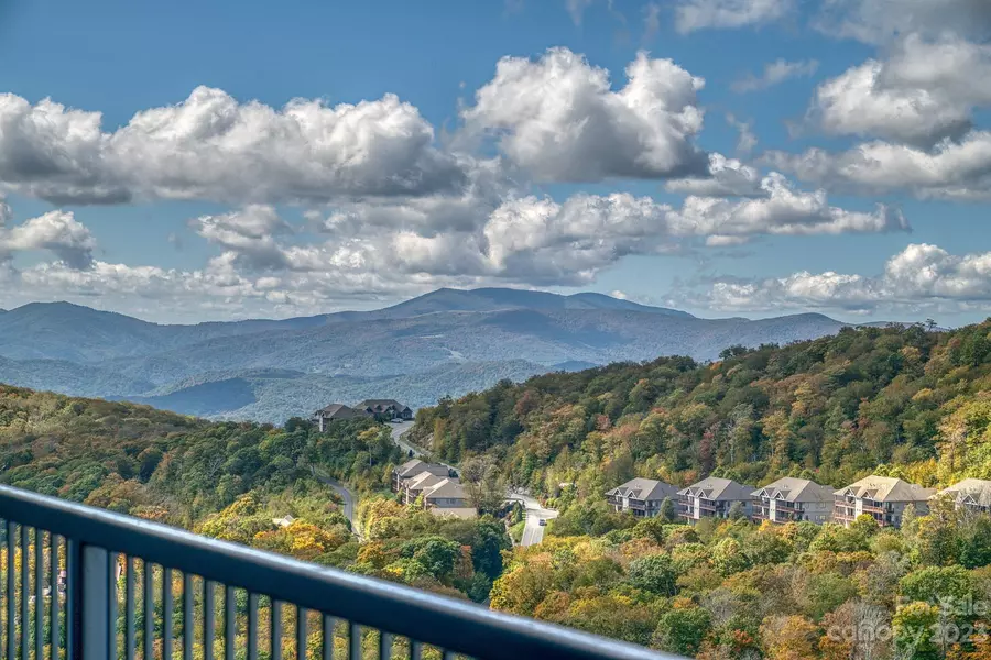 303 Sugar Top DR #2719, Sugar Mountain, NC 28604