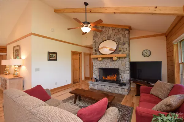 Bakersville, NC 28705,164 Apple Farm RD