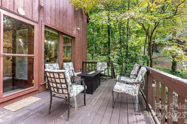 Lake Lure, NC 28746,331 Chalet RD