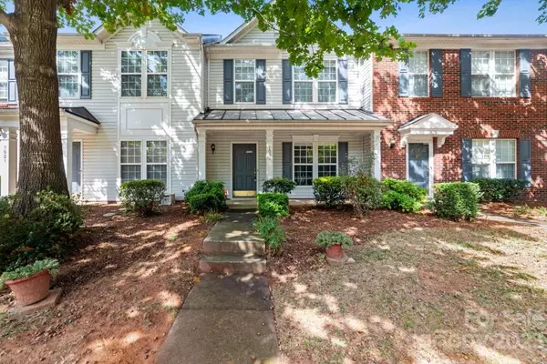 7023 Flying Scotsman DR, Charlotte, NC 28213