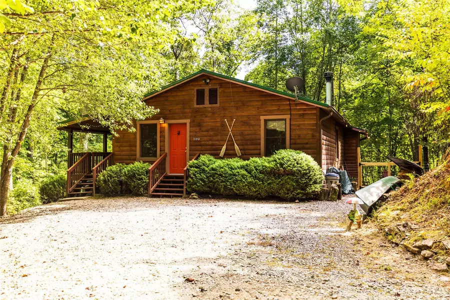 121 Rustys RDG, Bryson City, NC 28713