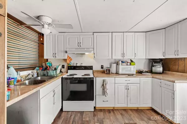 Nebo, NC 28761,147 Macey DR