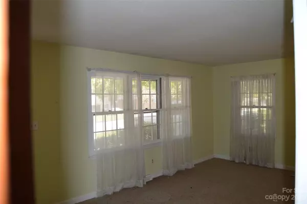 Statesville, NC 28677,533 Carolina AVE