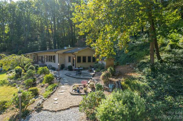 137 Judge RD Tryon, NC 28782