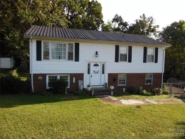 615 E 10th ST E, Newton, NC 28658