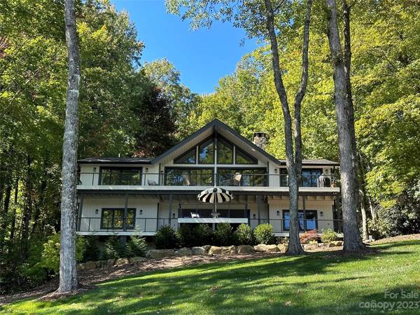 843 North Club BLVD, Lake Toxaway, NC 28747