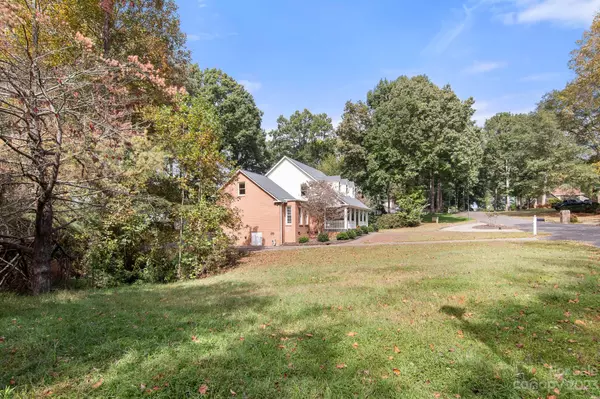 Shelby, NC 28150,435 Country Club CT