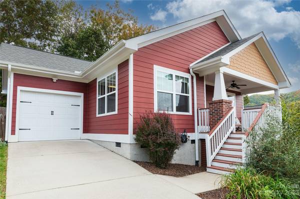 17 Byrdcliffe LN, Asheville, NC 28805